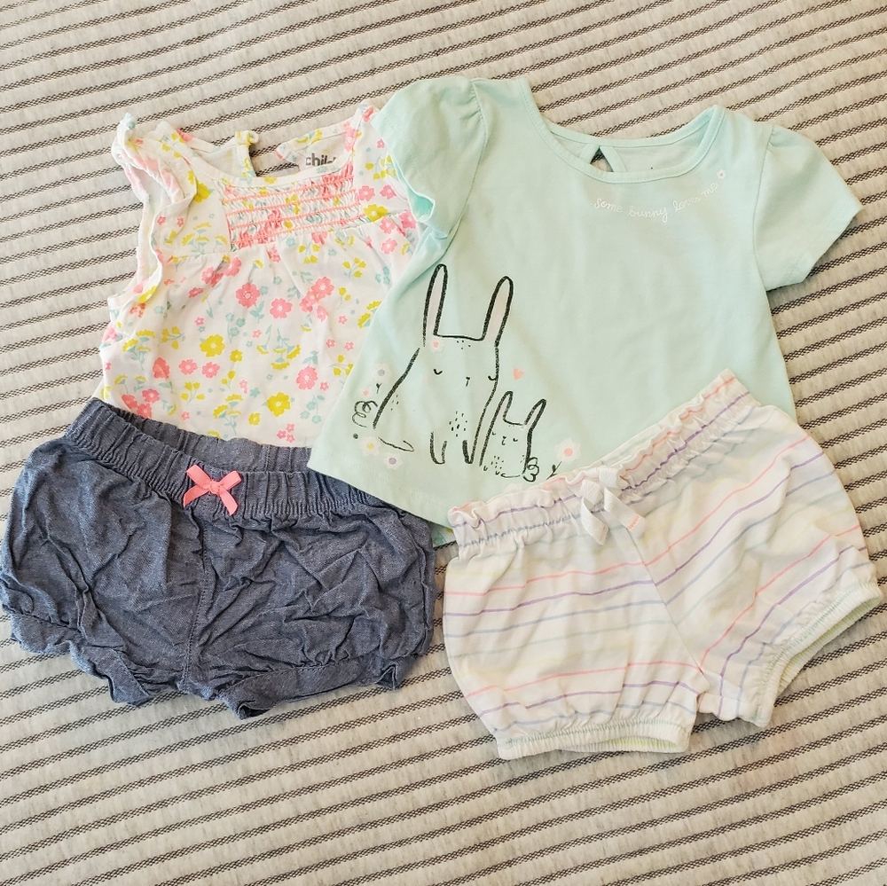 Set of 2 Baby Girl outfits. Size 6m and 6-9m